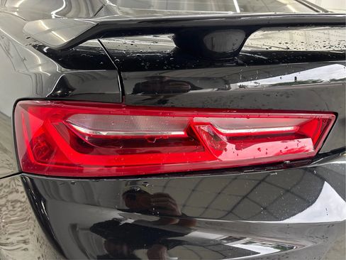 Used 2018 Chevrolet Camaro SS RWD image 31