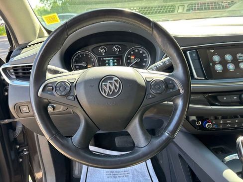 Used 2018 Buick Enclave Premium FWD image 22