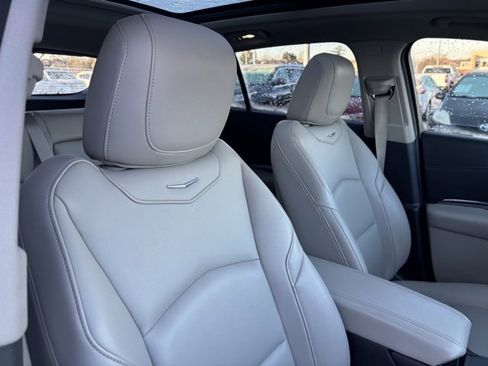 Used 2019 Cadillac XT4 Luxury w/ Cold Weather Package image 25