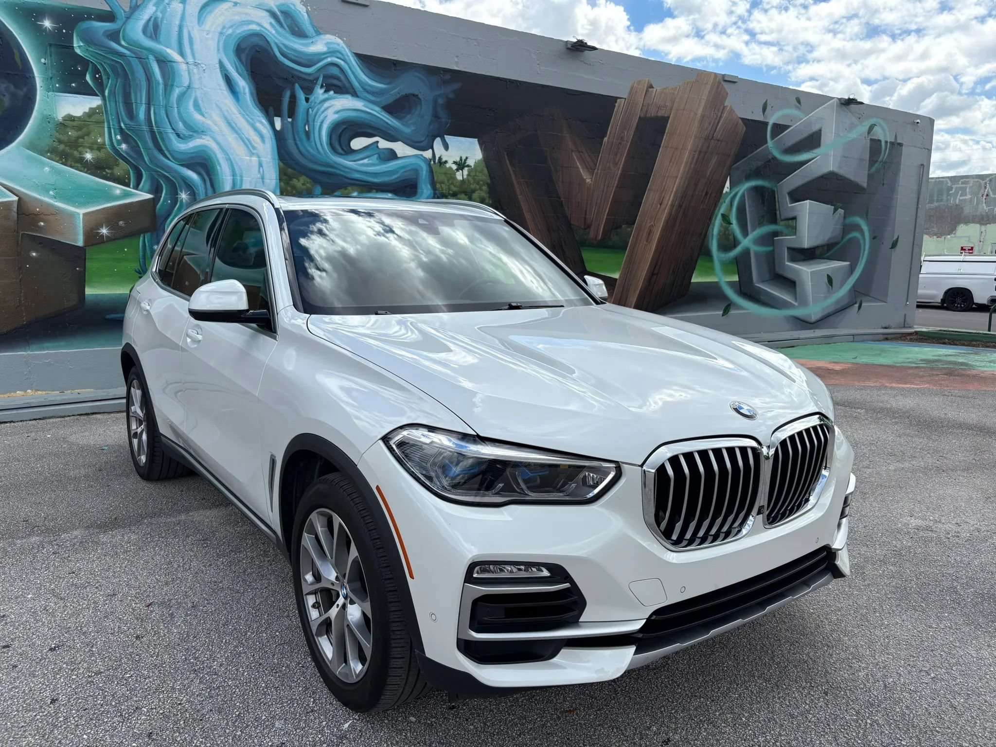Used 2019 BMW X5 xDrive40i w/ Premium Package AWD/4WD image 4