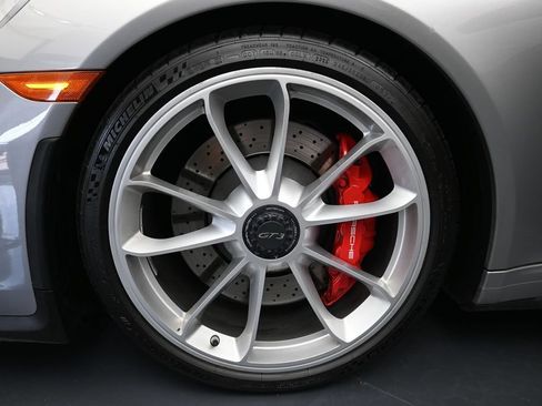 Certified 2018 Porsche 911 GT3 RWD image 18