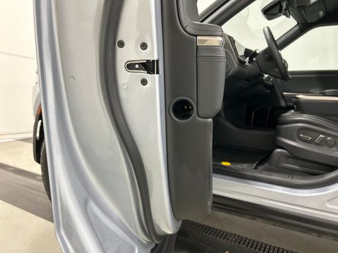 Used 2025 Rivian R1T Adventure AWD/4WD image 30