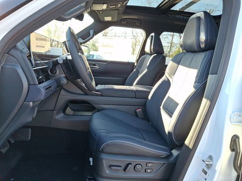 New 2026 INFINITI QX80 4WD image 10