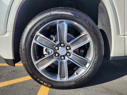 Used 2017 GMC Acadia Denali w/ Technology Package image 19