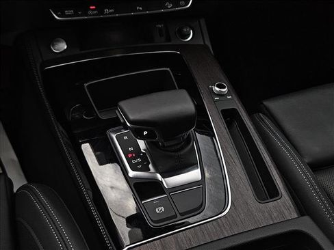 Certified 2023 Audi Q5 2.0T Premium Plus w/ Premium Plus Package AWD/4WD image 19
