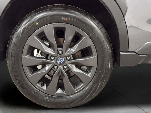 Certified 2025 Subaru Outback Onyx Edition image 40