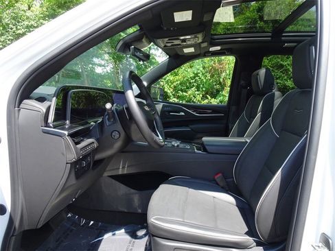 Certified 2024 Cadillac Escalade Sport w/ Touring Package image 9