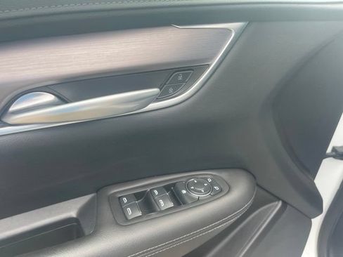 Used 2024 Cadillac XT5 Luxury AWD/4WD image 17