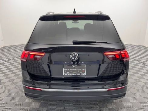Used 2024 Volkswagen Tiguan S image 7