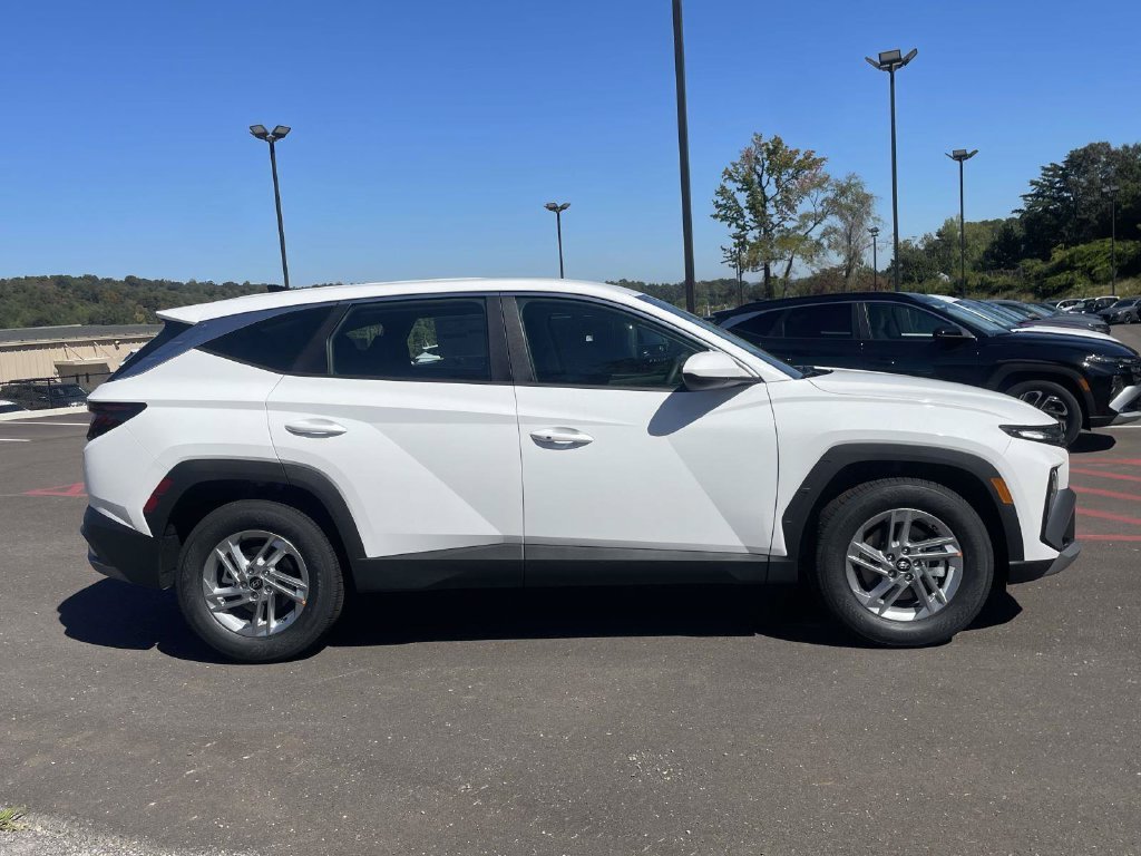 New 2026 Hyundai Tucson SE FWD image 2