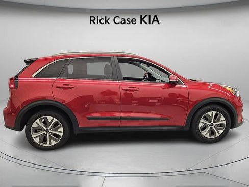 Used 2022 Kia Niro EX image 4