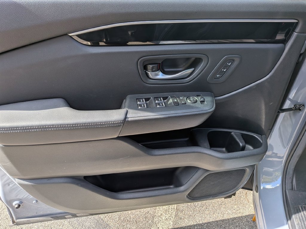 Used 2025 Honda Pilot Touring image 13