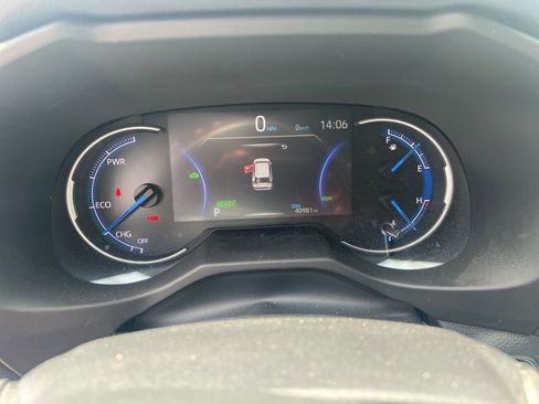 Used 2023 Toyota RAV4 XLE Premium AWD/4WD image 10