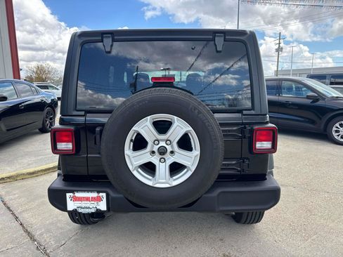 Used 2022 Jeep Wrangler Unlimited Sport image 6