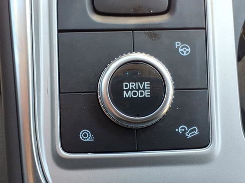 Used 2023 Ford Explorer Platinum w/ Technology Package AWD/4WD image 22
