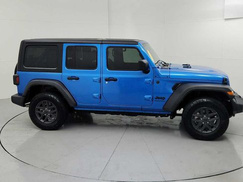 Used 2024 Jeep Wrangler Unlimited Sport AWD/4WD image 12