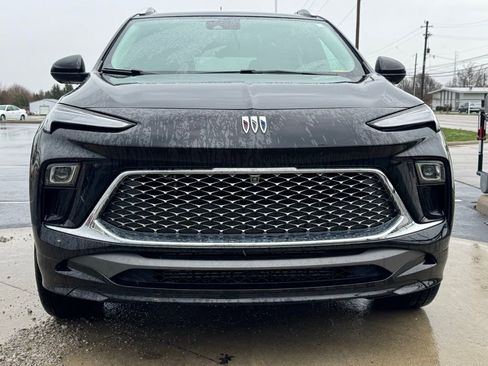 Used 2024 Buick Encore GX Avenir w/ Avenir Technology Package image 2