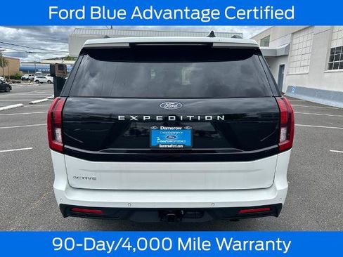 Certified 2025 Ford Expedition Active AWD/4WD image 6