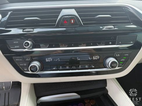 Used 2022 BMW M550i xDrive AWD/4WD image 22