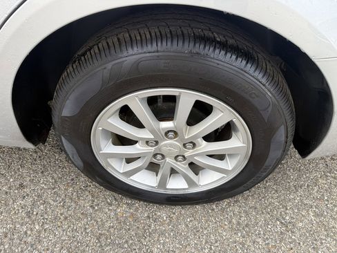 Used 2020 Chevrolet Sonic LT image 9