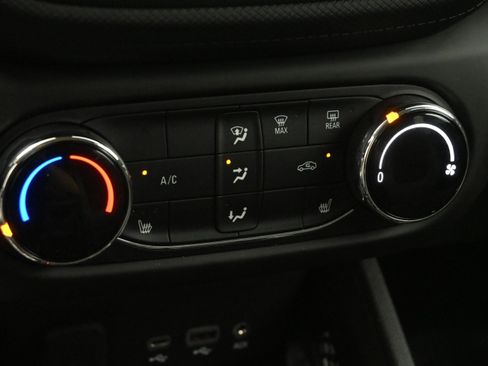Used 2023 Chevrolet TrailBlazer LT FWD image 23
