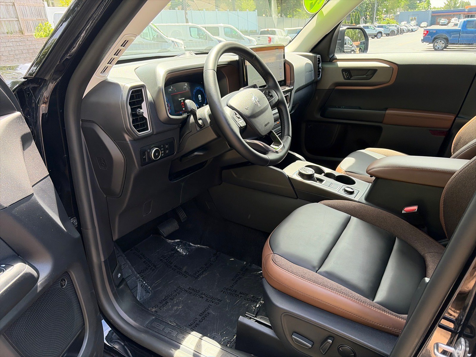 Used 2025 Ford Bronco Sport Outer Banks w/ Outer Banks Tech Package+ AWD/4WD image 9