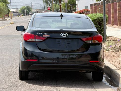 Used 2016 Hyundai Elantra SE FWD image 5