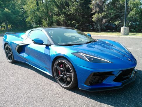 Used 2022 Chevrolet Corvette Stingray Preferred Conv w/ Z51 Performance Package RWD image 2