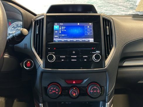 Used 2023 Subaru Forester Premium image 4