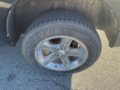 Used 2015 RAM 1500 Express image 9