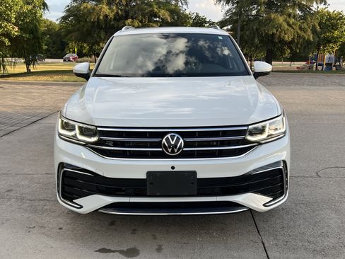 Certified 2022 Volkswagen Tiguan SEL R-Line AWD/4WD image 3