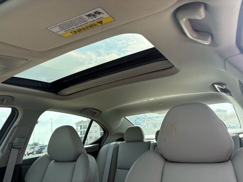 Used 2017 Acura TLX image 20