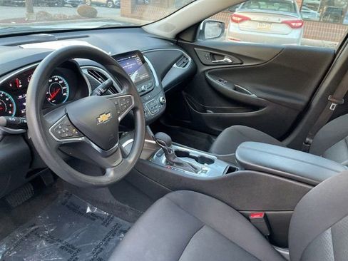 Used 2025 Chevrolet Malibu LT image 8