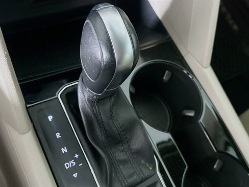 Used 2019 Volkswagen Atlas SEL image 24