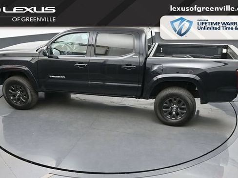 Used 2021 Toyota Tacoma SR5 AWD/4WD image 23
