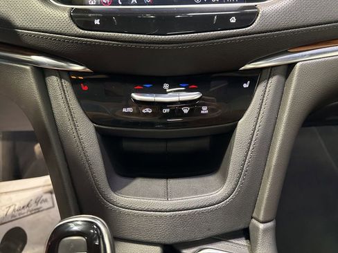 Used 2022 Cadillac XT5 Premium Luxury w/ LPO, Floor Liner Package AWD/4WD image 20