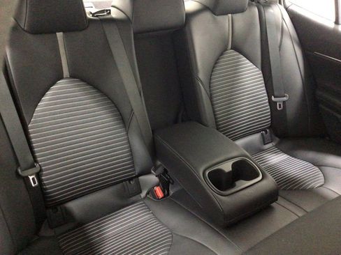 Used 2024 Toyota Camry SE image 23