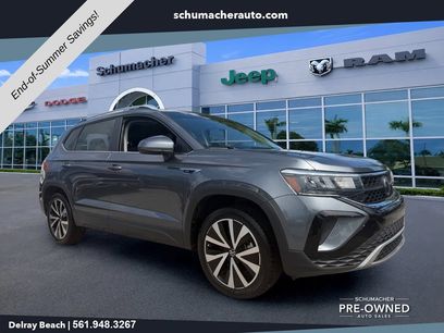 Used 2023 Volkswagen Taos SE w/ Panoramic Sunroof Package