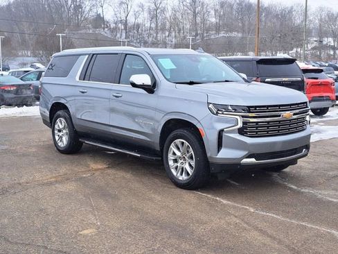 Used 2024 Chevrolet Suburban Premier image 7