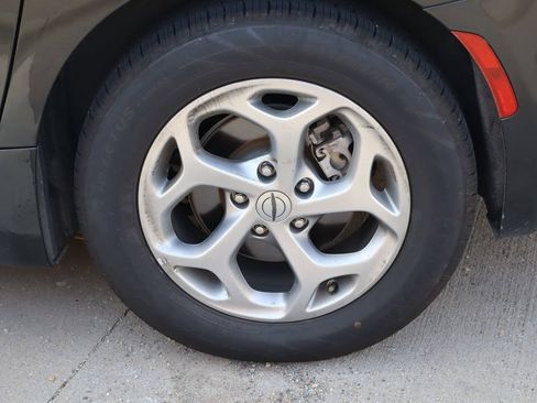 Used 2023 Chrysler Pacifica Limited FWD image 30
