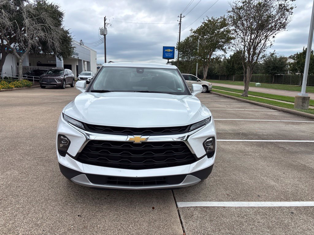 Used 2024 Chevrolet Blazer LT FWD image 2