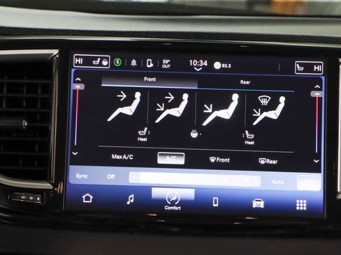 Used 2023 Chrysler Pacifica Touring-L image 19