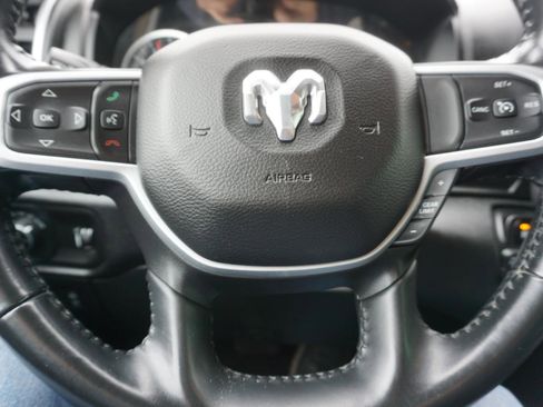 Used 2020 RAM 1500 Big Horn AWD/4WD image 18