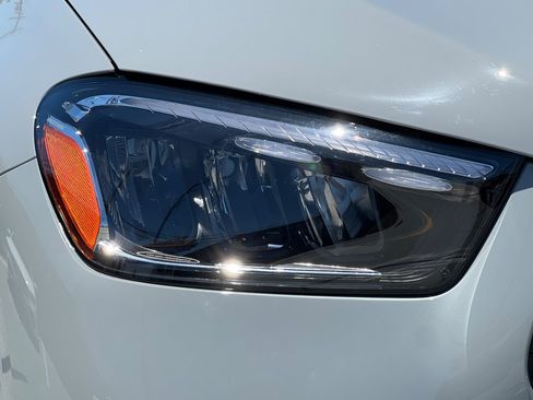 Certified 2025 Mercedes-Benz GLE 350 4MATIC image 10