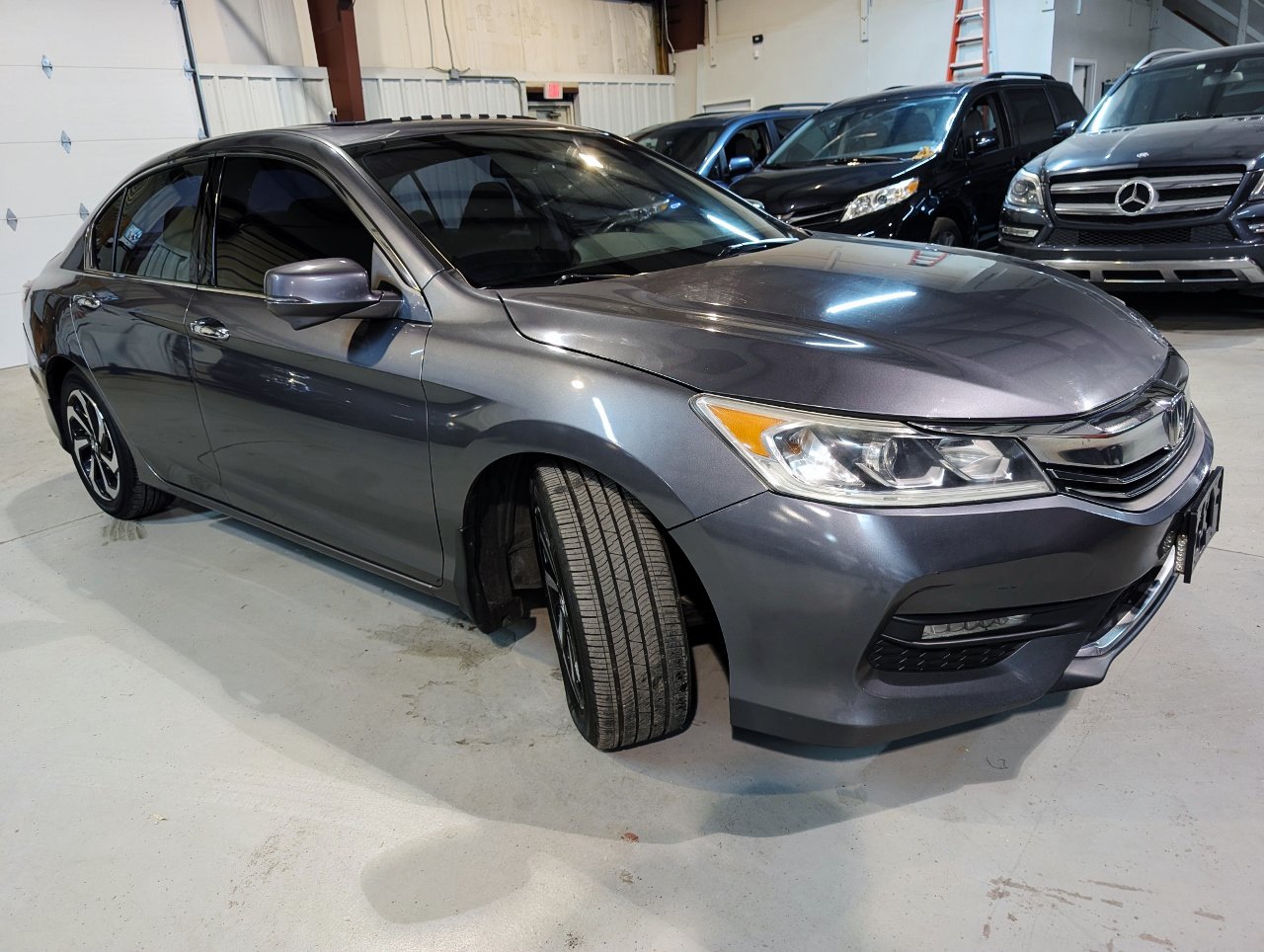Used 2016 Honda Accord EX-L image 9
