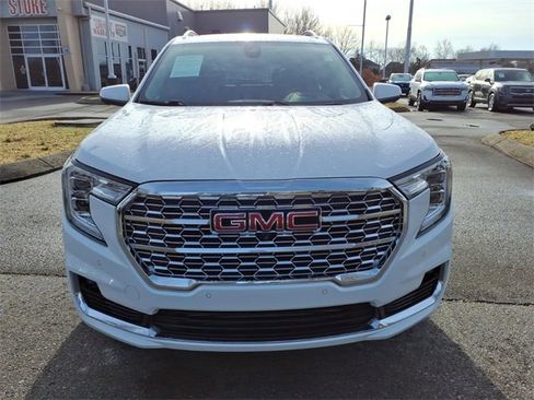 Used 2024 GMC Terrain Denali w/ Denali Premium Package image 20