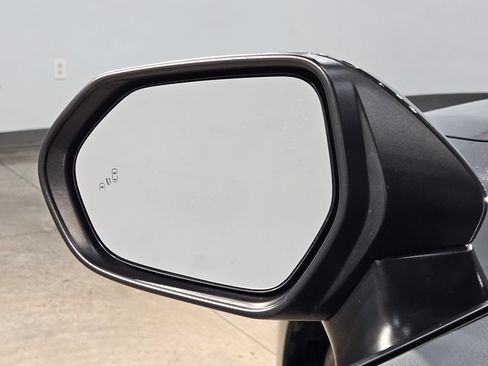 Used 2025 Toyota Camry SE FWD image 22