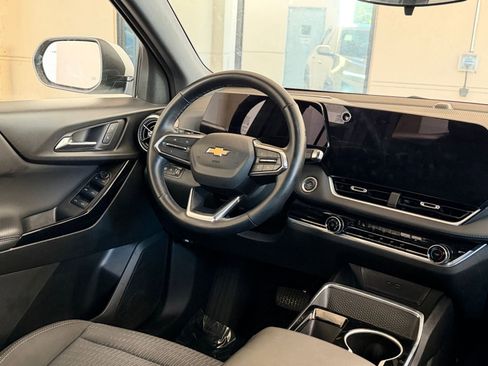 Used 2025 Chevrolet Equinox LT image 28