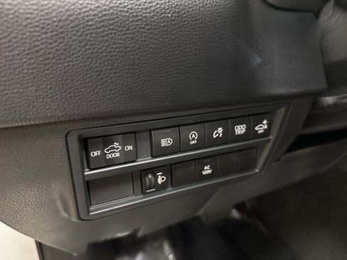 Used 2022 Toyota Tundra SR5 w/ SR5 Premium Package image 27