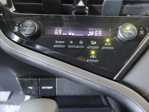 Used 2024 Toyota Camry LE AWD/4WD image 16